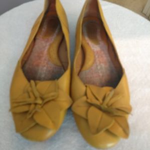Born Mustard Yellow Flats